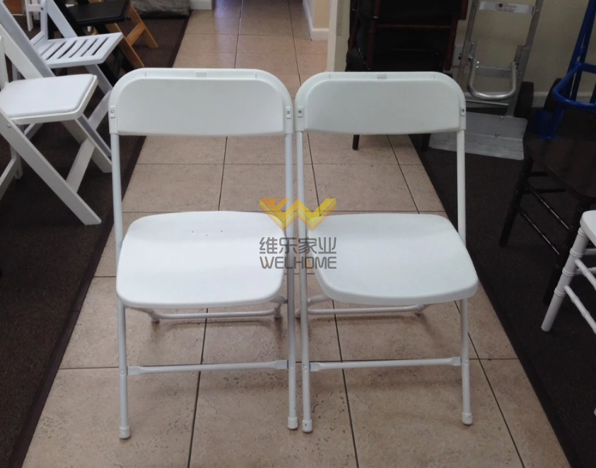 White Plastic Folding Chair for outdoor event